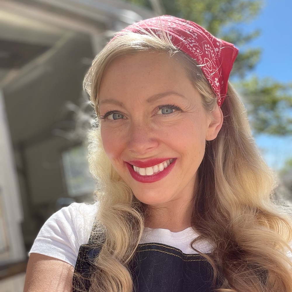 Meet your Posher, Elizabeth